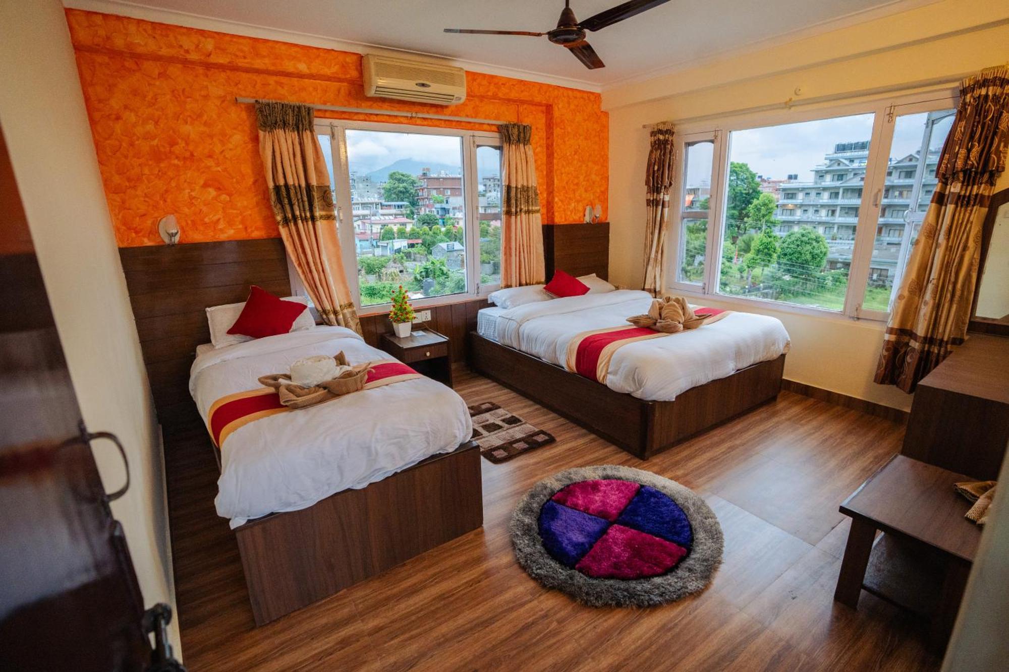 Hotel Himalayan Inn Pokhara Exterior photo