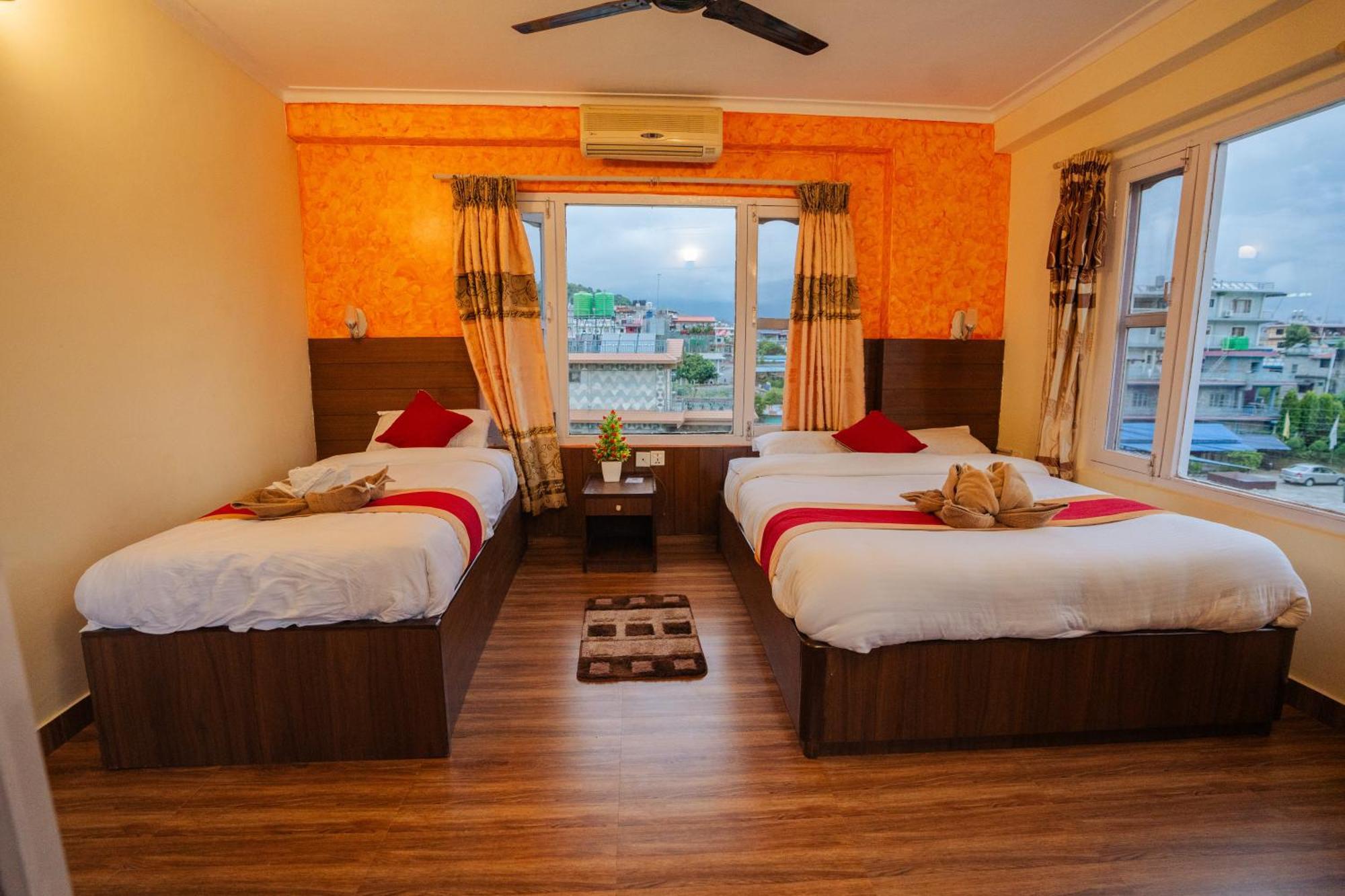 Hotel Himalayan Inn Pokhara Exterior photo