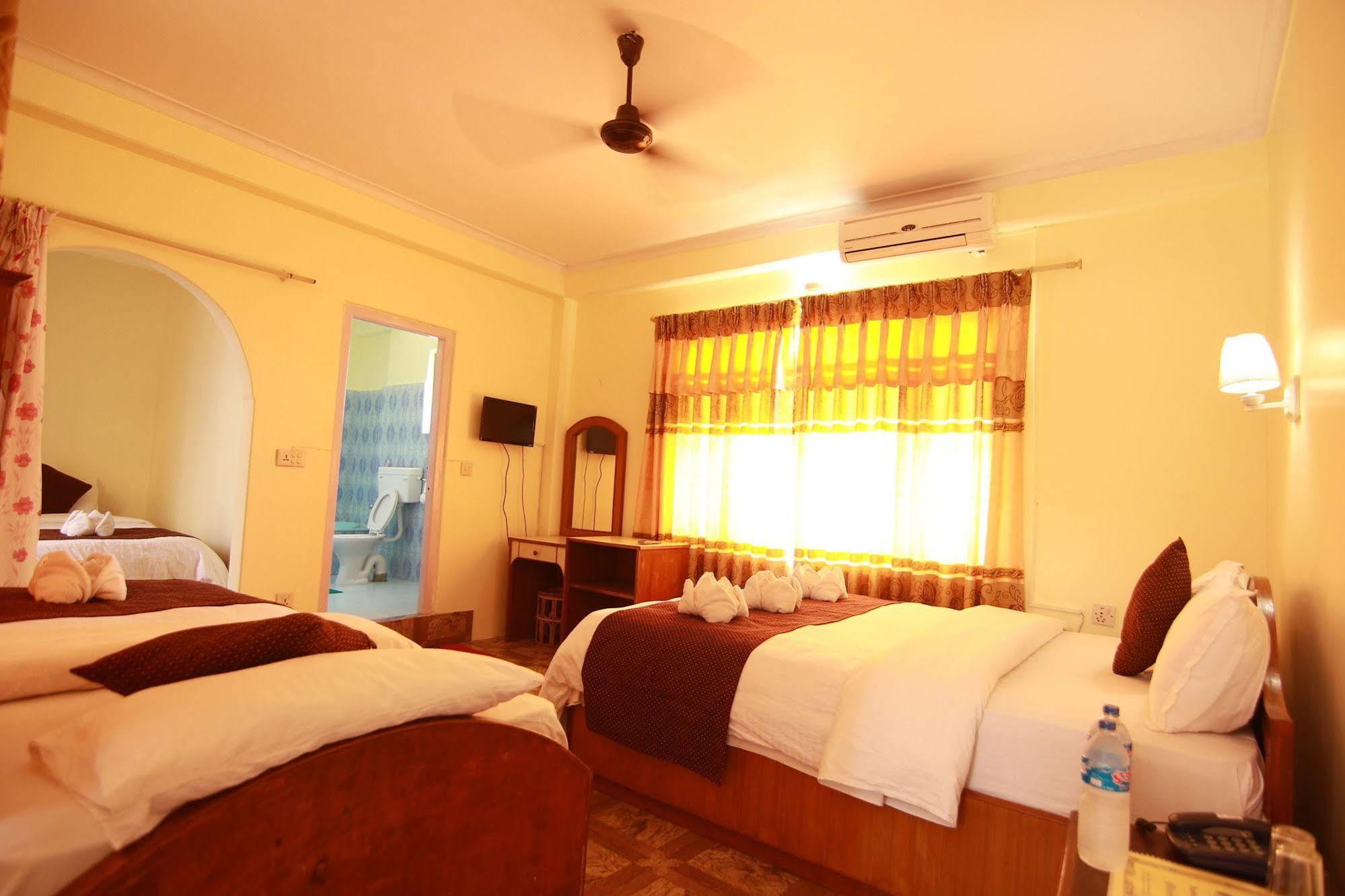 Hotel Himalayan Inn Pokhara Exterior photo