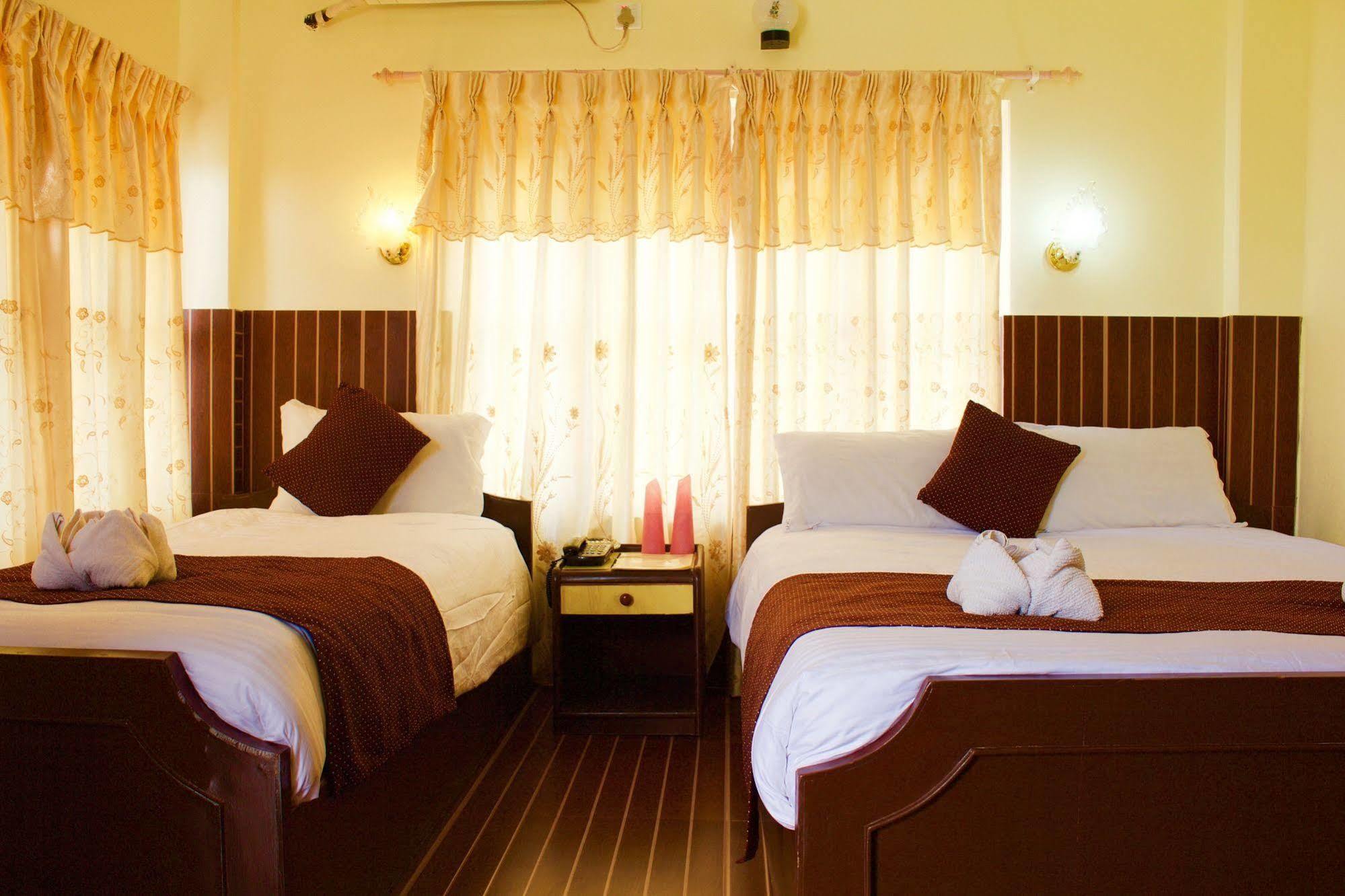 Hotel Himalayan Inn Pokhara Exterior photo